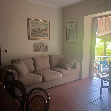Guest house Deluxe “la Del Borgo” 3*