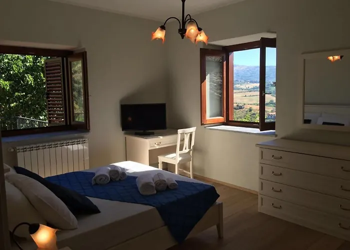 Deluxe “la Del Borgo” Casa de hóspedes 3*